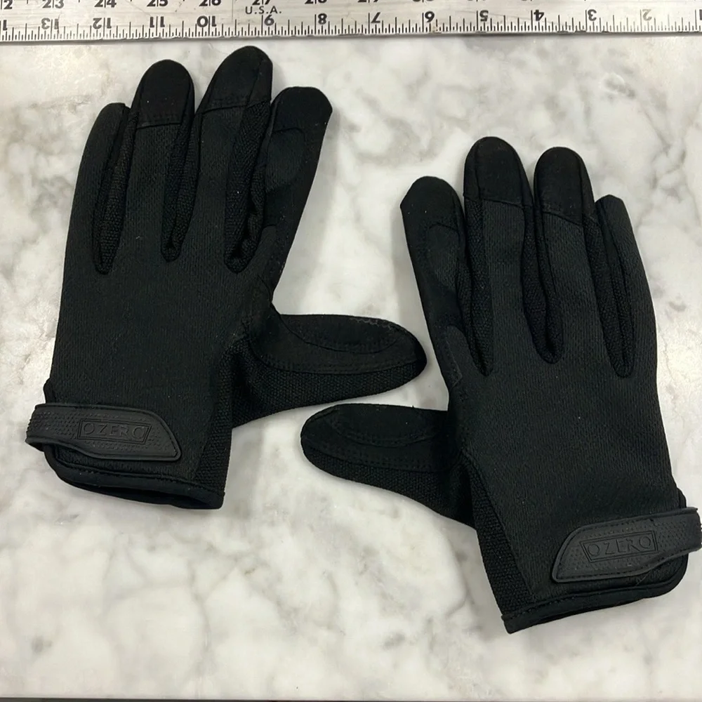 NWOT Black utility gloves by Ozero grippy Velcro closure. Work glove pair